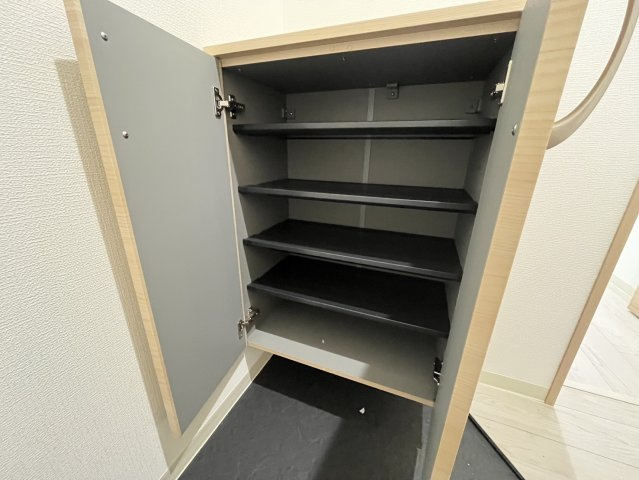 badge tomoi Est Ⅳの収納