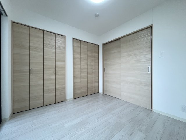 badge tomoi Est Ⅳの居間・リビング