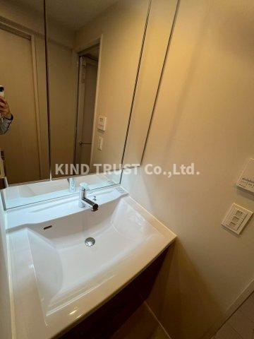 Brillia淀屋橋の洗面所|スペースが確保できる洗面所です