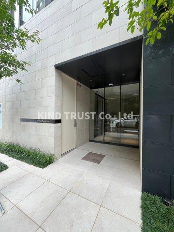 Brillia淀屋橋のエントランス|ゆとりのあるエントランスです