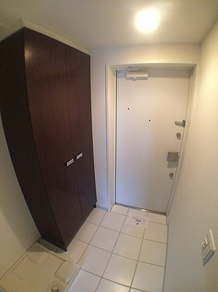 インベスト神戸エアフロントの玄関