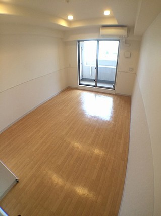 インベスト神戸エアフロントの居間・リビング