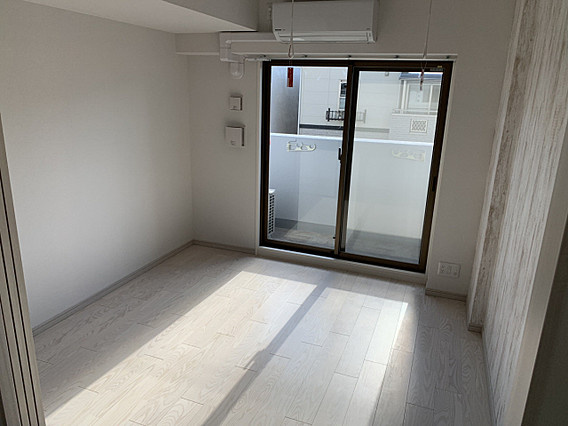 ファーストフィオーレ三宮イーストの居間・リビング