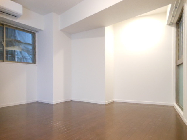 SDグランツ新神戸の居間・リビング