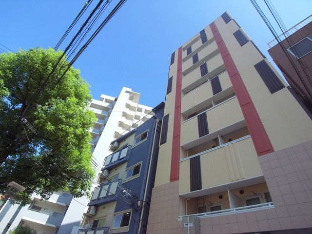 シュープリームの外観