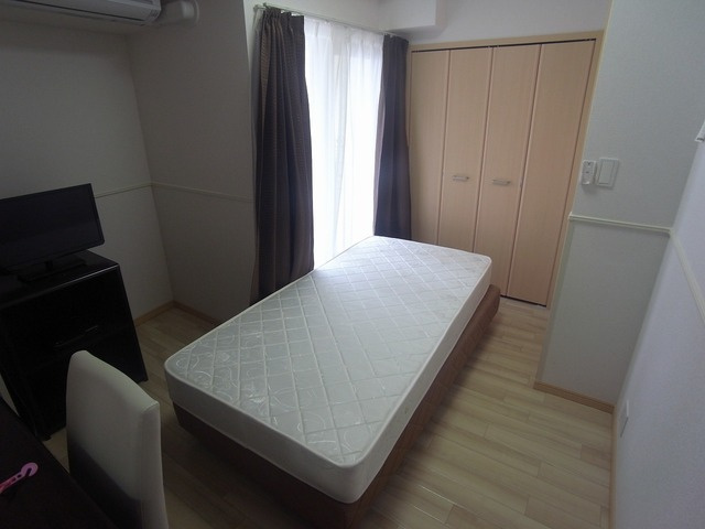 シュープリームの洋室