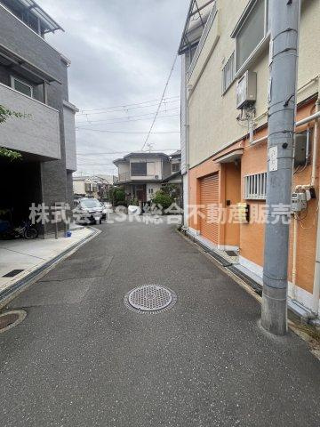 寝屋川市大成町中古戸建の前面道路含む現地写真|前面道路含む現地写真です