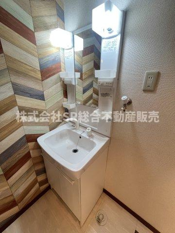 寝屋川市大成町中古戸建の独立洗面台|独立洗面台、朝の身支度には欠かせません