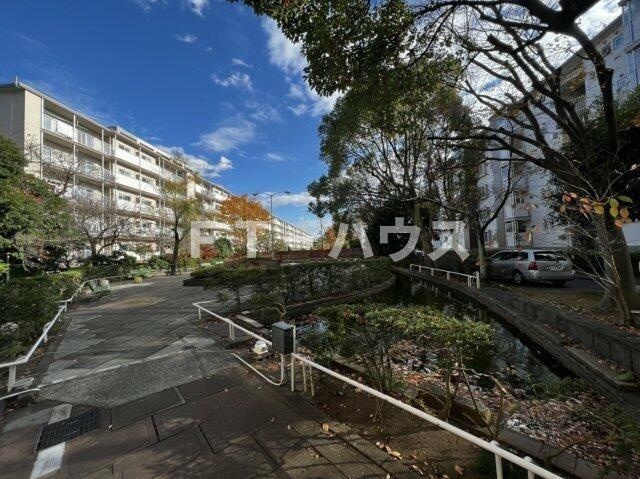 検見川アートホームズ１０号棟の庭