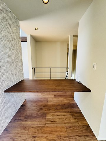 鵠沼桜が岡 — 開放と機能美のデザイナーズハウスの玄関