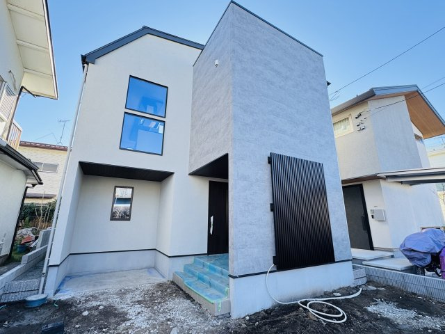 鵠沼桜が岡 — 開放と機能美のデザイナーズハウスの外観