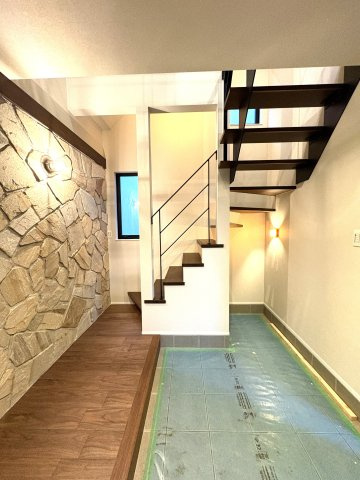 鵠沼桜が岡 — 開放と機能美のデザイナーズハウスの玄関