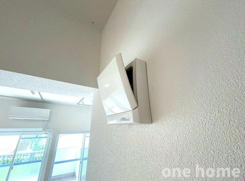 新北野第3コーポの設備|◆エアコン設置が難しい中央の洋室には、リビングからの空気を循環させる吸気システムを設置する事で快適な空間を実現しています！