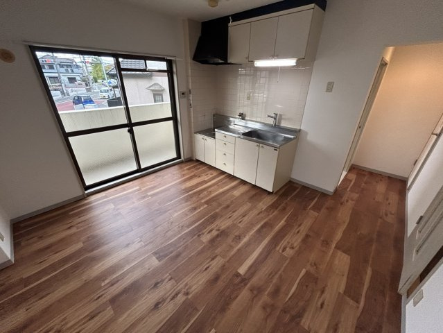 ハイツ神田の居間・リビング