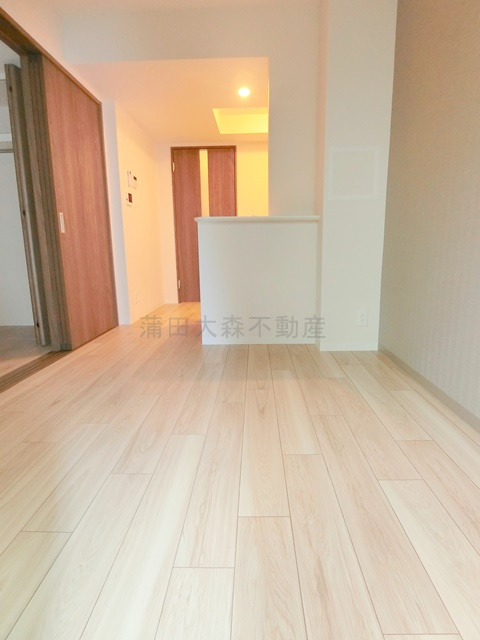 ES－Grande大森の居間・リビング|DK6.8帖　カウンターキッチンのダイニングキッチン