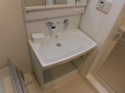 【洗面所】 | メゾンアイカワ | きれいな独立洗面台です