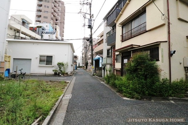 【前面道路含む現地写真】