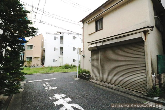 【前面道路含む現地写真】