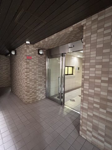 ハイシティ本郷菊坂のエントランス