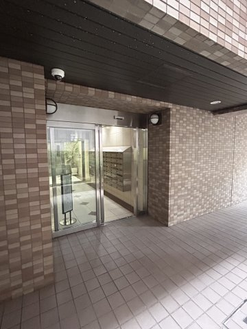 ハイシティ本郷菊坂のエントランス