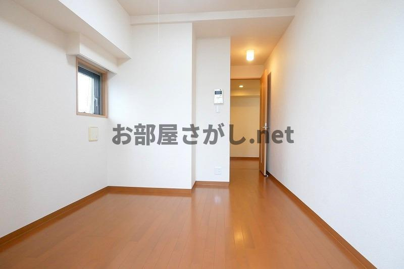 ARTESSIMO LINK BE'RIS【板橋駅徒歩5分のペットOKデザイナーズ／11月下旬入居可】の居間・リビング