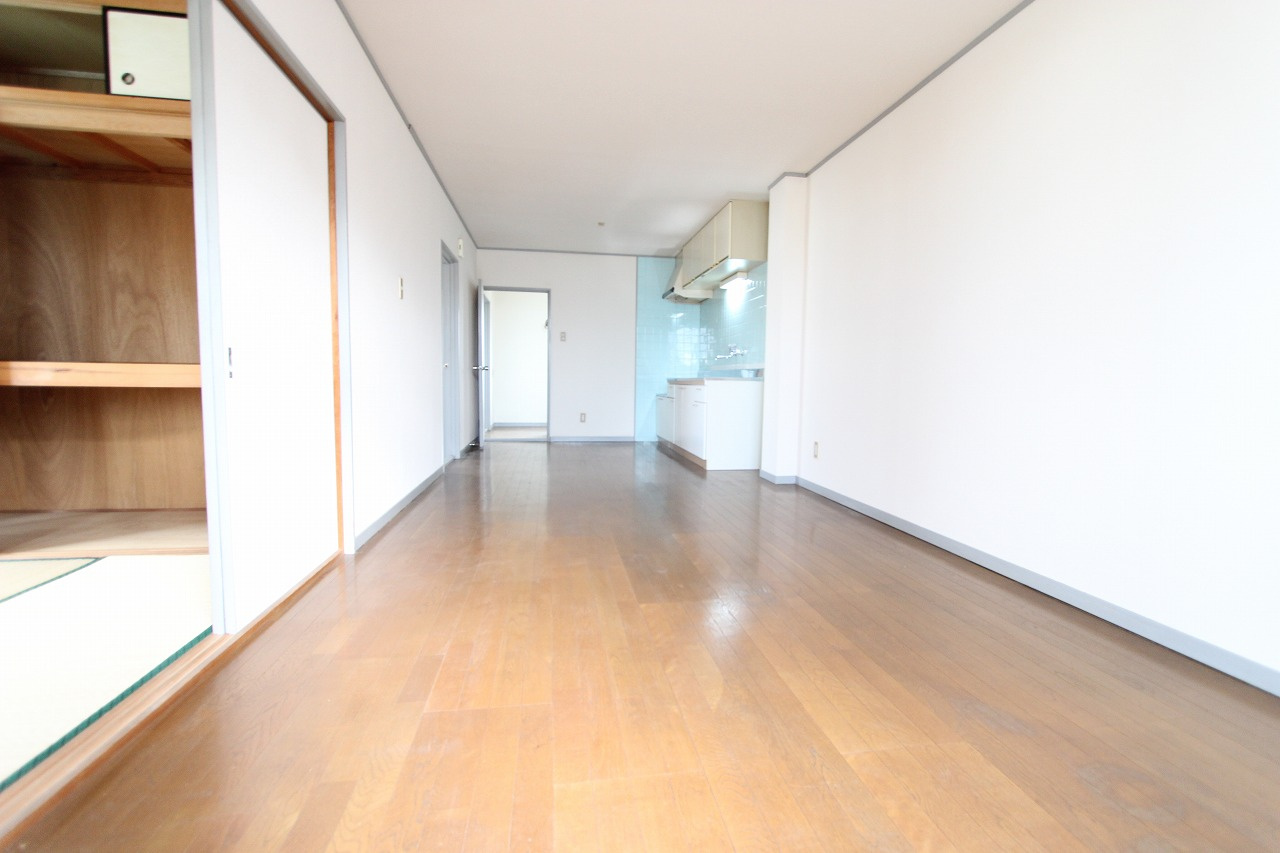 ヘルメス成瀬の内装|おしゃれな内装です