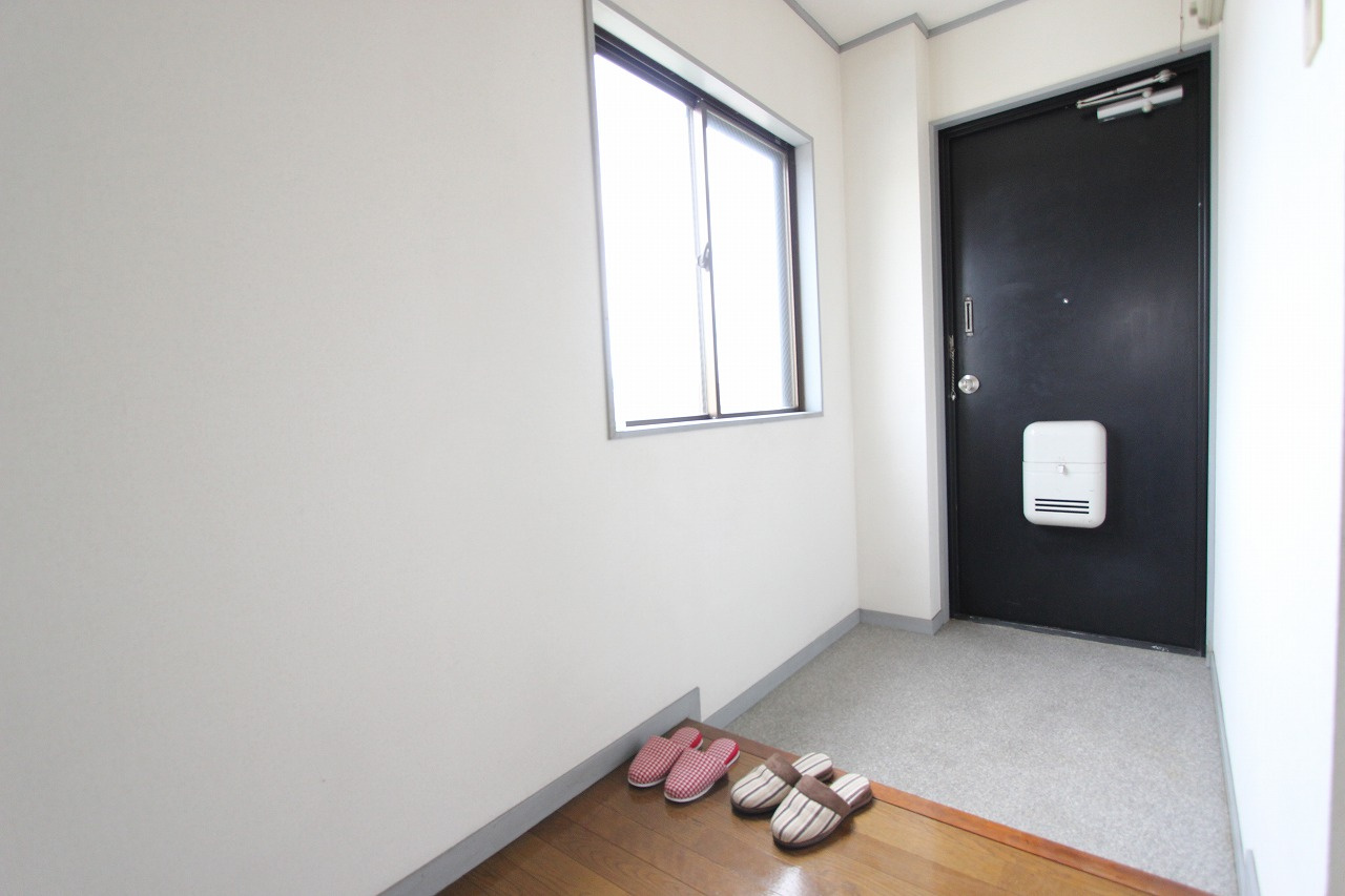 ヘルメス成瀬の玄関|明るい玄関です