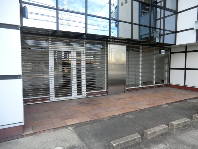 ヘルメス成瀬のエントランス|建物の内部です