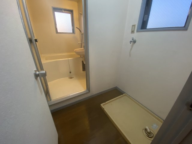 ヘルメス成瀬の洗面所|脱衣スペースもあります