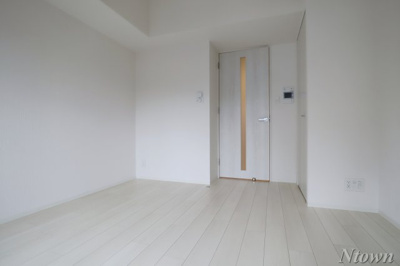 【居間・リビング】 | エスリード新栄テセラ | こちらのリビングで趣味の時間をお楽しみください