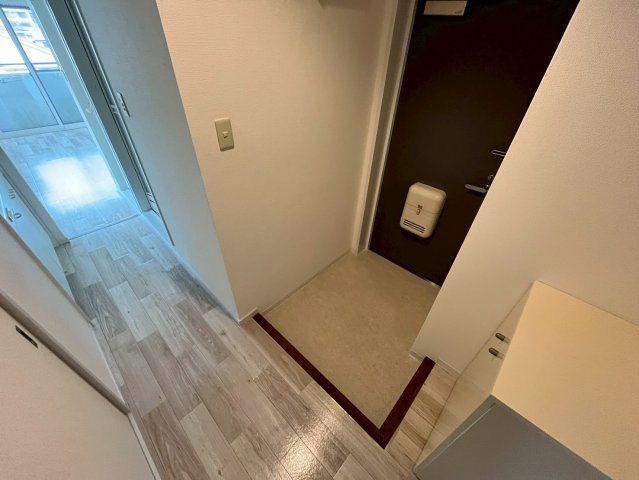 レジデンスアゼリアの玄関