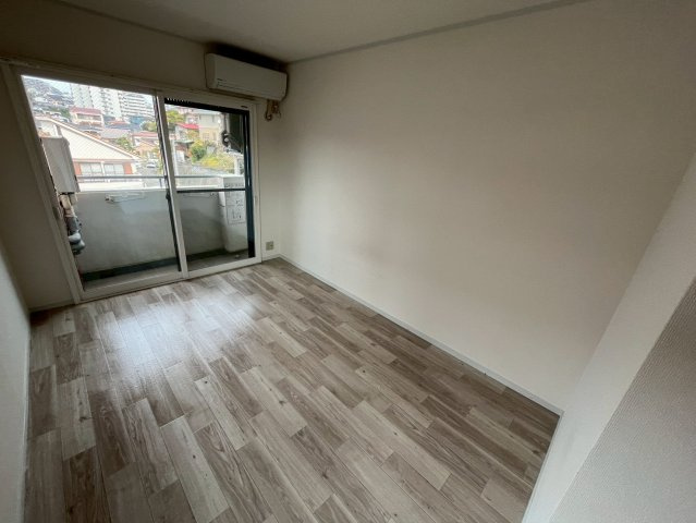 レジデンスアゼリアの居間・リビング