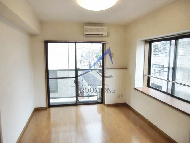 ＶＩＬＬＡ　ＦＯＲＥＳＴ千鳥（ビラフォレストチドリ）の居間・リビング|洋室のお部屋です。