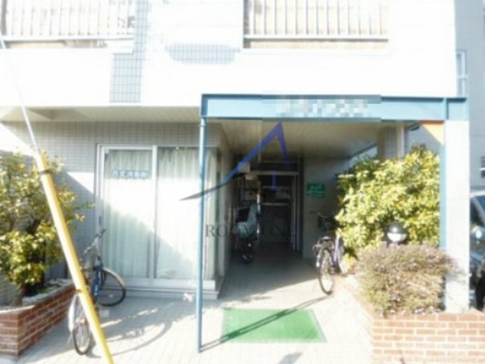 ミキハウスのエントランス|エントランスです。