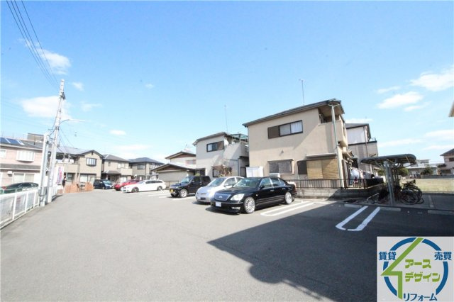 ソレイユ土山Ⅰの駐車場