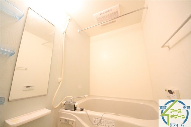 ソレイユ土山Ⅰの浴室|※類似写真