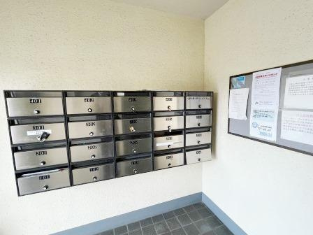 グリーンパークタニグチⅡのロビー|ゆとりのあるロビーです