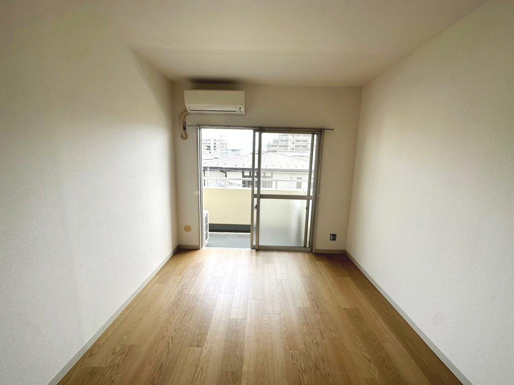 グリーンパークタニグチⅡの居間・リビング|ゆったり過ごせるリビングです