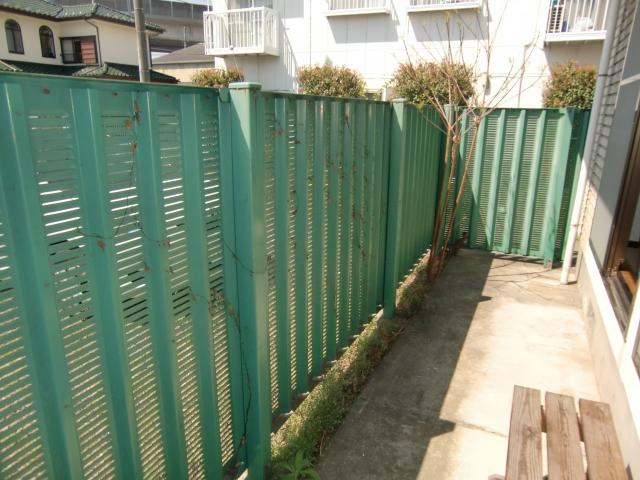 コーポ谷口Ⅱのバルコニー|暖かな日差しのふりそそぐバルコニー