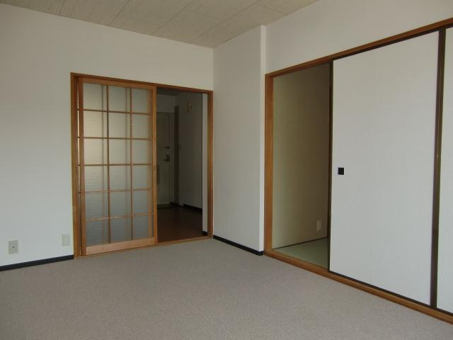 コーポ谷口Ⅱの居間・リビング|使いやすいリビングです