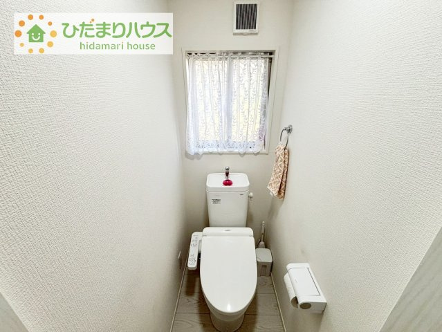 【トイレ】 | 取手市谷中　中古戸建 | 環境にもやさしい、少ない水量でしっかり流す節水型トイレを設置！