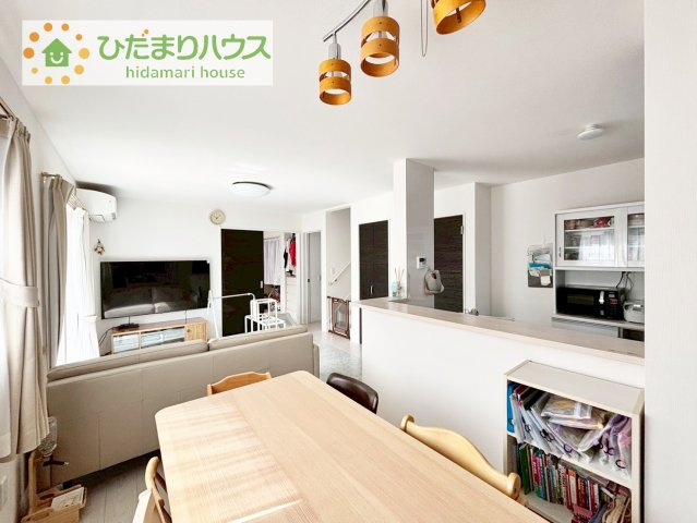 【居間・リビング】 | 取手市谷中　中古戸建 | 大型テレビに大型ソファー(^^)どんなインテリアにしますか？