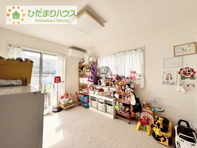 【和室】 | 取手市谷中　中古戸建 | リビング横には、お子様の遊び場にもなる和室が隣接。小さなお子さまにはフローリングよりもやわらかい畳の方が安心です♪