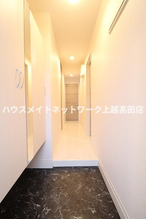 ライフコート上越の玄関|玄関