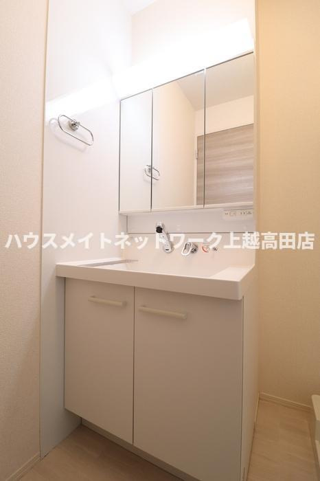 ライフコート上越の洗面所|洗髪洗面化粧台