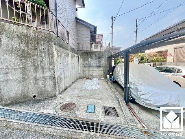 八幡市男山指月の駐車場