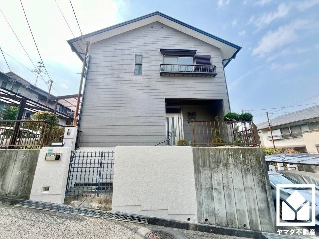 八幡市男山指月の外観
