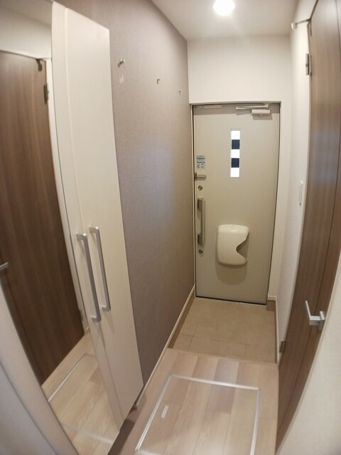 フェリーチェ’２５の玄関