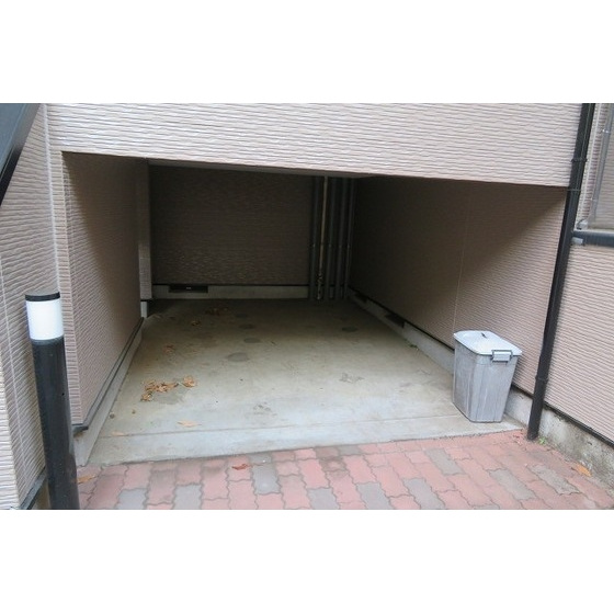 カーサ・インペリアルの外観|駐車場