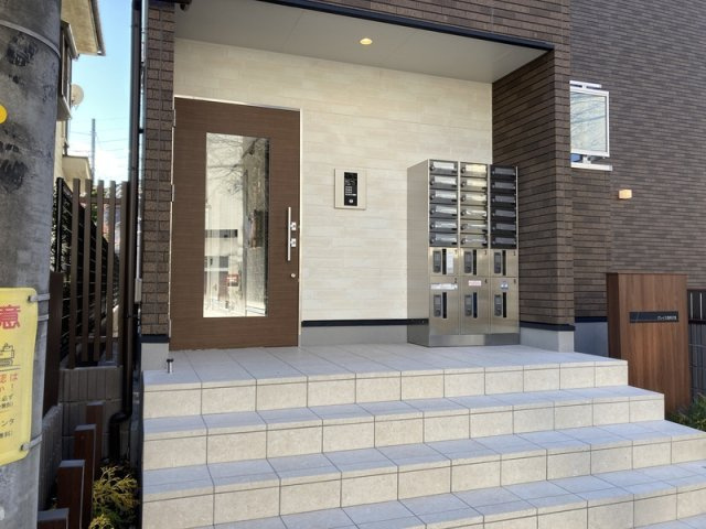 グレイス西所沢Ⅲのエントランス